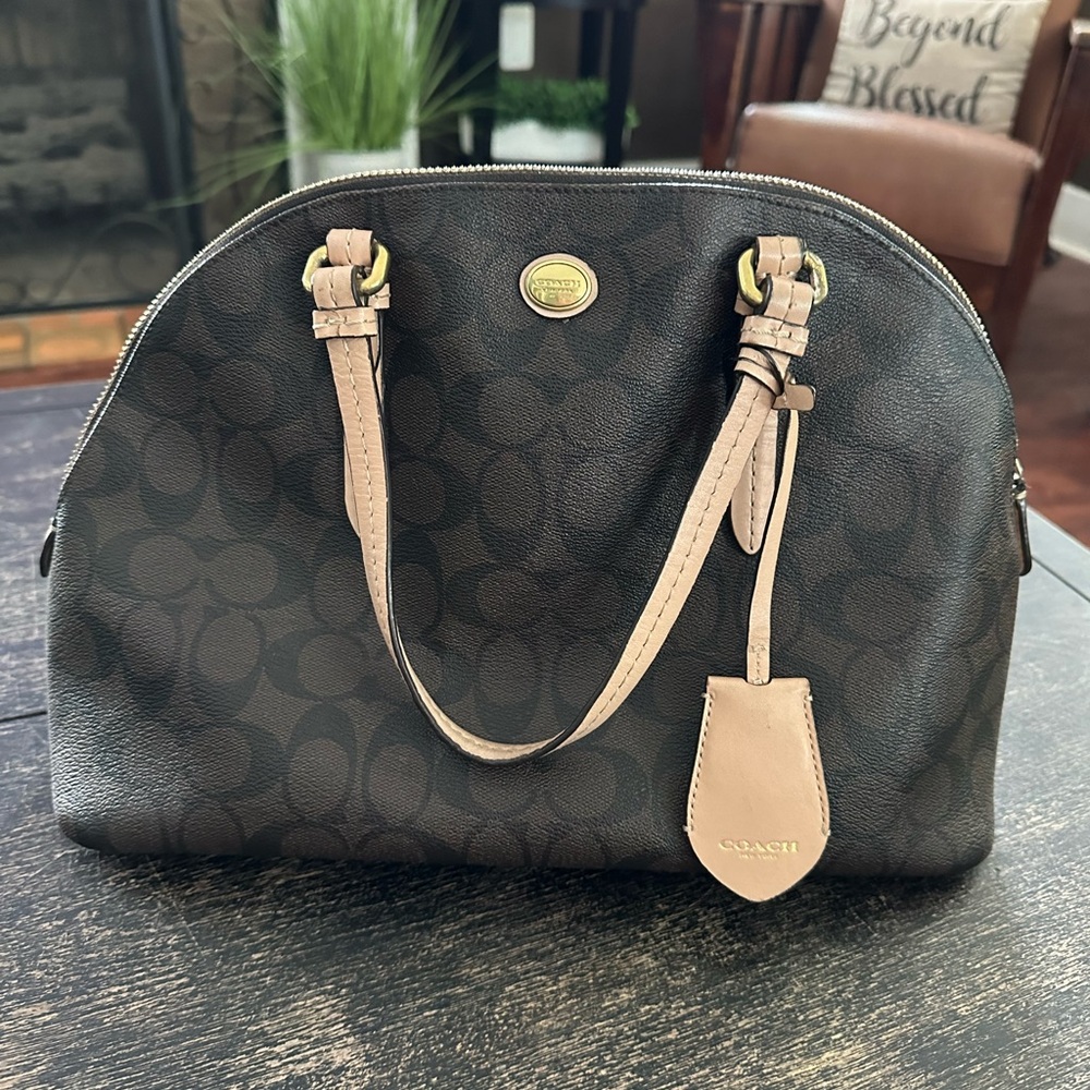 Women’s Coach handbag
